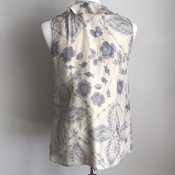 CAbi. |  100% Silk ‘Tranquil Sleeveless Blouse!’ - Picture 4 of 8